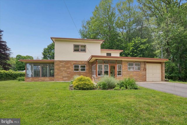 3 CEDAR COURT, Roosevelt, NJ 08555
