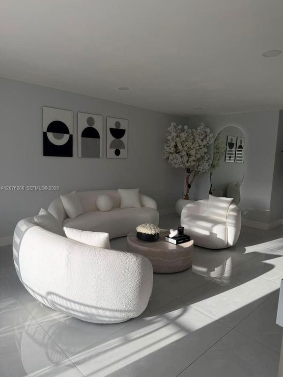 1180 NW 124th Place 208, Miami, FL 33182