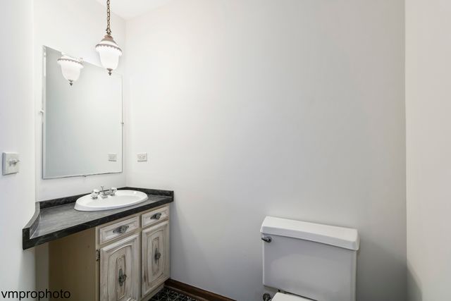 1414 W Vine Street, Arlington Heights, IL 60005