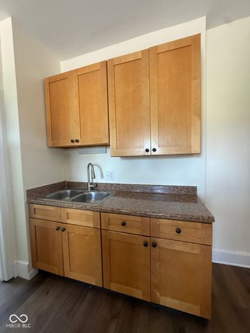275 E Parkview Avenue N, Indianapolis, IN 46201