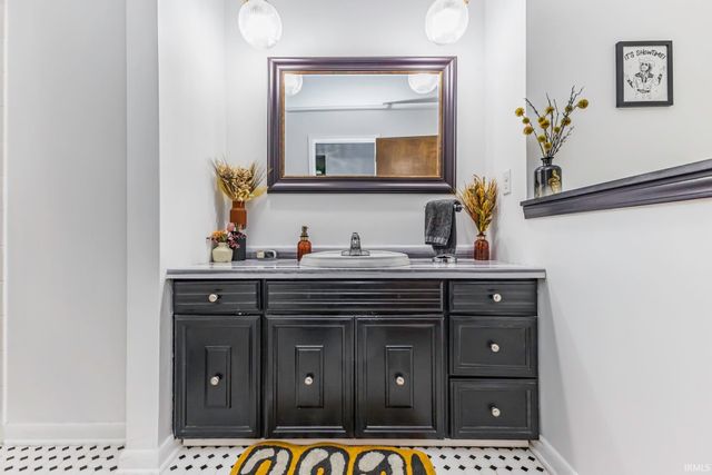 8701 W Butternut Road, Muncie, IN 47304