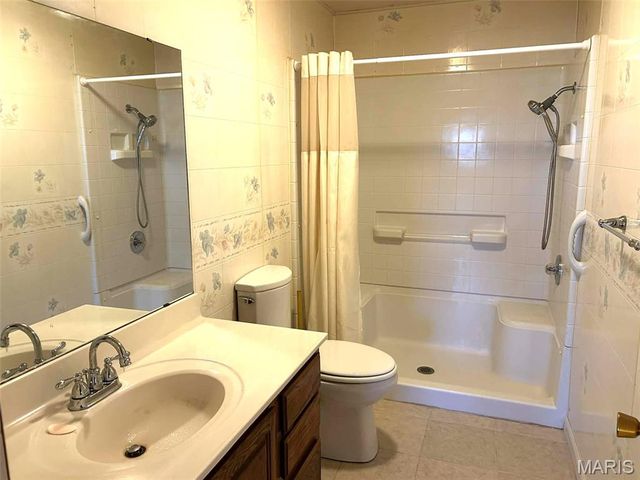 402 N Louise Avenue, St James, MO 65559