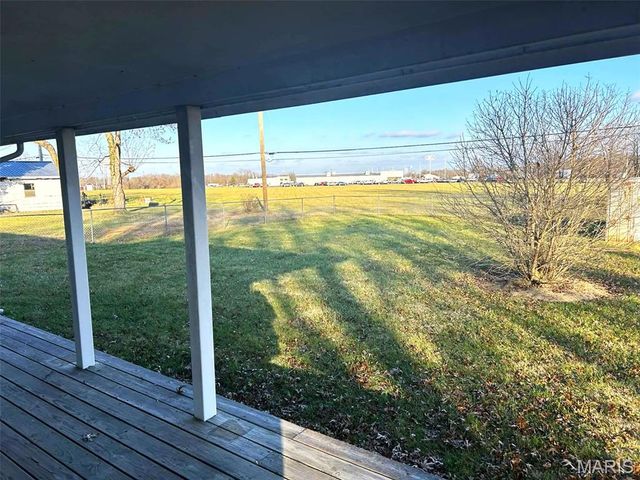 402 N Louise Avenue, St James, MO 65559