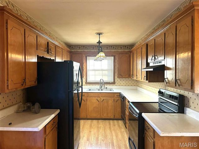 402 N Louise Avenue, St James, MO 65559