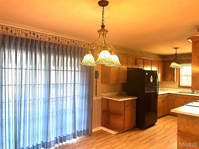 402 N Louise Avenue, St James, MO 65559