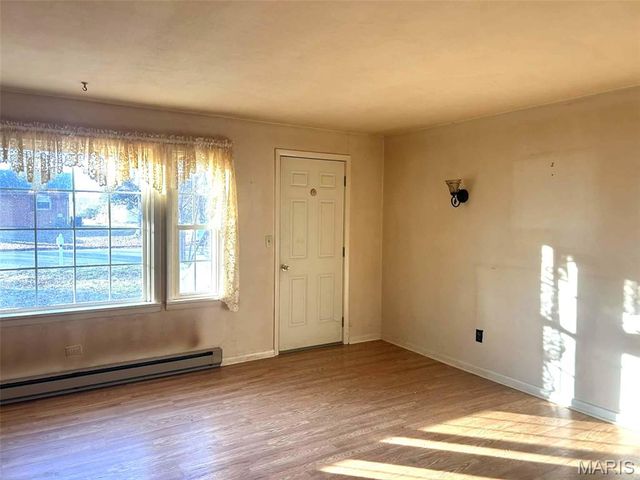 402 N Louise Avenue, St James, MO 65559