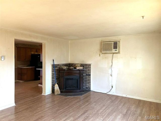 402 N Louise Avenue, St James, MO 65559