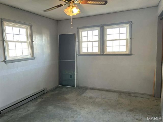 402 N Louise Avenue, St James, MO 65559