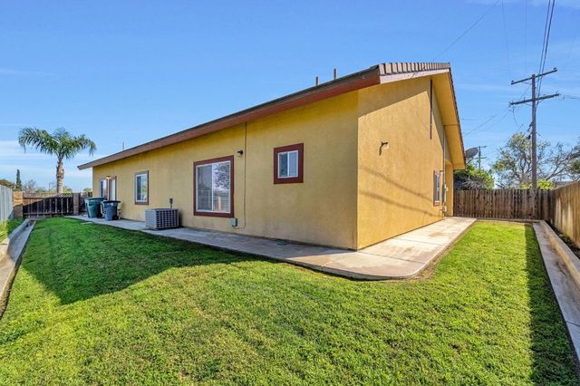 4863 N Doon Way, Fresno, CA 93726