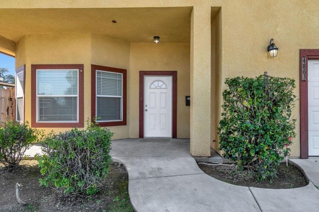 4863 N Doon Way, Fresno, CA 93726