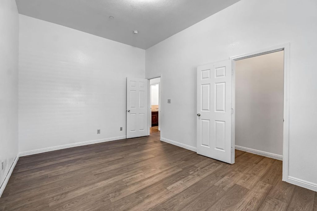 Image 19 of property listing at 4863 N Doon Way, Fresno, CA 93726