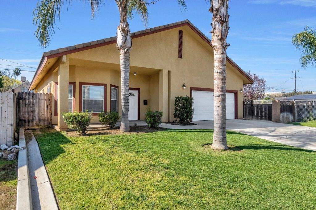 Image 2 of property listing at 4863 N Doon Way, Fresno, CA 93726