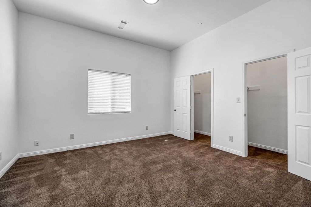 Image 24 of property listing at 4863 N Doon Way, Fresno, CA 93726