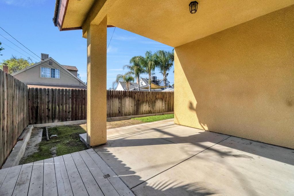 Image 26 of property listing at 4863 N Doon Way, Fresno, CA 93726