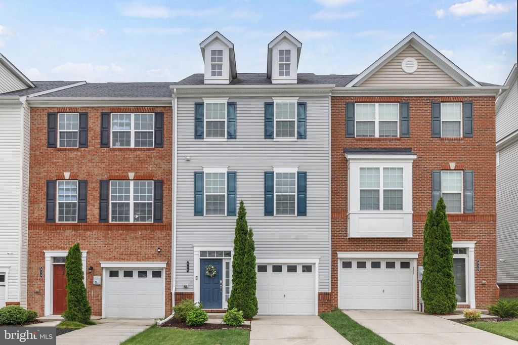 Image 1 of property listing at 912 WINTER RUN RD, Middle River, MD 21220