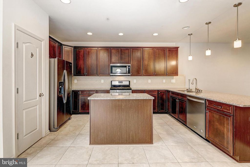 Image 12 of property listing at 912 WINTER RUN RD, Middle River, MD 21220