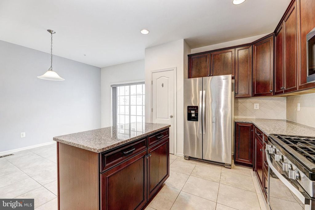 Image 14 of property listing at 912 WINTER RUN RD, Middle River, MD 21220