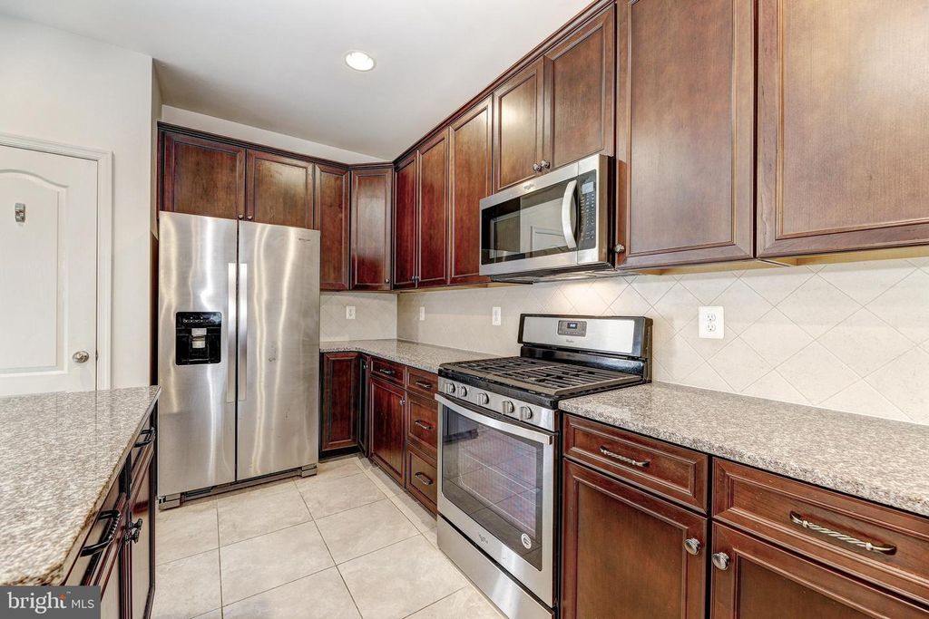Image 15 of property listing at 912 WINTER RUN RD, Middle River, MD 21220