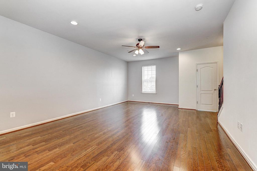 Image 19 of property listing at 912 WINTER RUN RD, Middle River, MD 21220