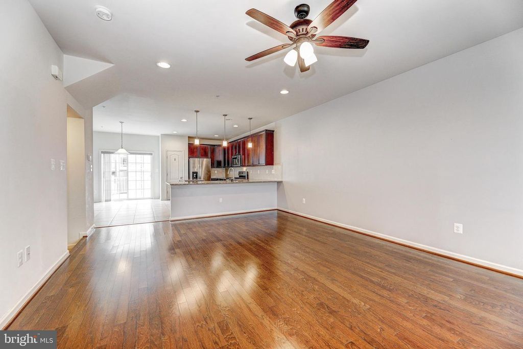 Image 20 of property listing at 912 WINTER RUN RD, Middle River, MD 21220
