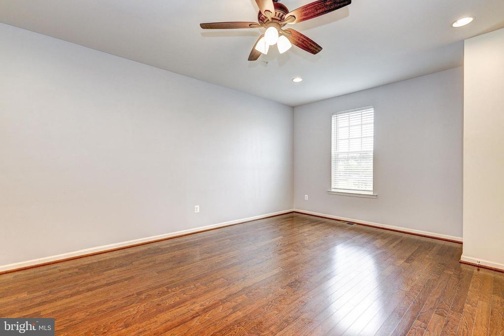 Image 22 of property listing at 912 WINTER RUN RD, Middle River, MD 21220
