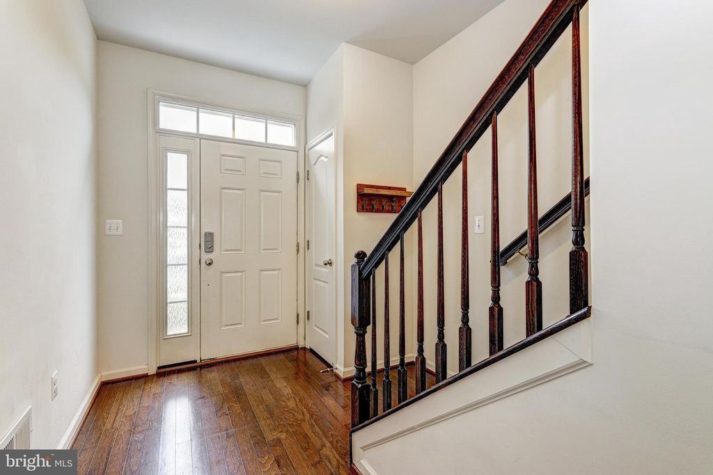 Image 3 of property listing at 912 WINTER RUN RD, Middle River, MD 21220