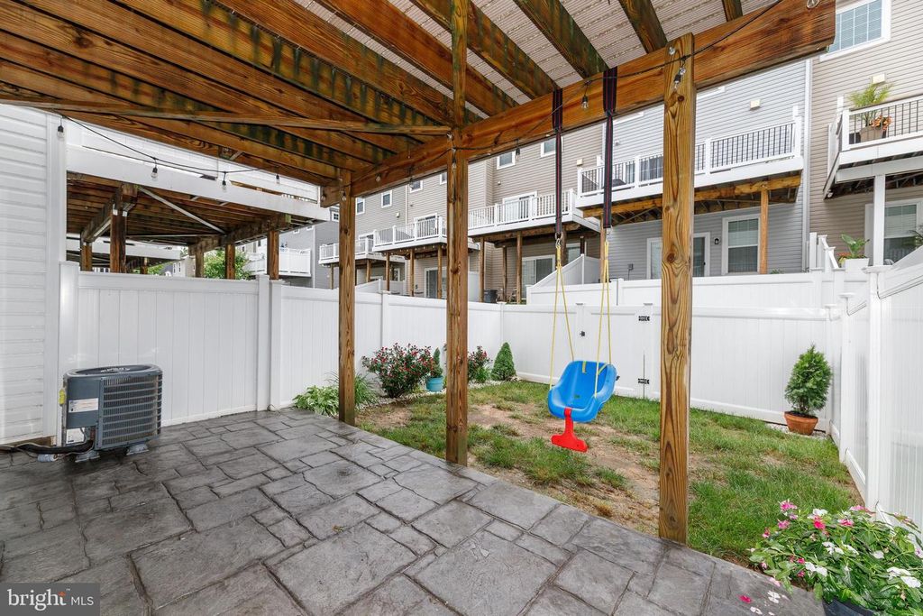 Image 40 of property listing at 912 WINTER RUN RD, Middle River, MD 21220