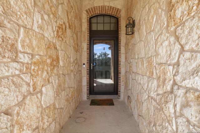 8330 Setting Moon, San Antonio, TX 78255