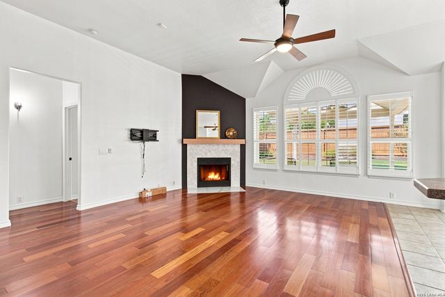 8330 Setting Moon, San Antonio, TX 78255