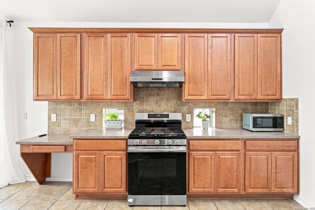 8330 Setting Moon, San Antonio, TX 78255
