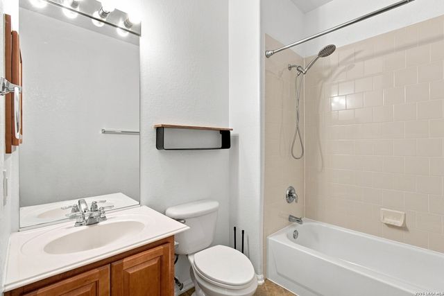 8330 Setting Moon, San Antonio, TX 78255