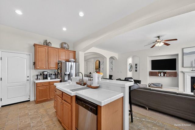 2195 Palomino Ct, Folsom, CA 95630