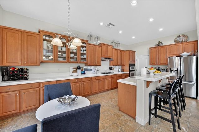 2195 Palomino Ct, Folsom, CA 95630