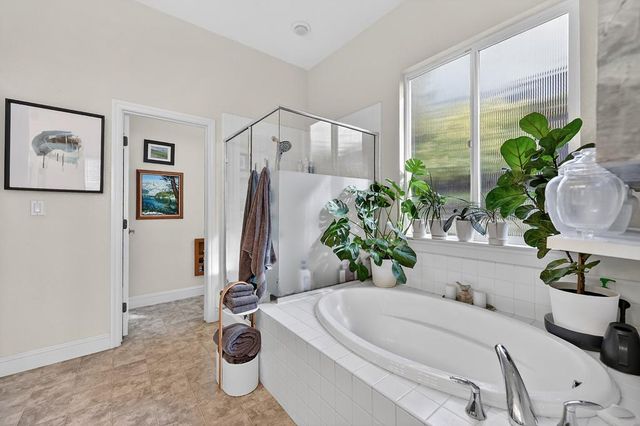 2195 Palomino Ct, Folsom, CA 95630