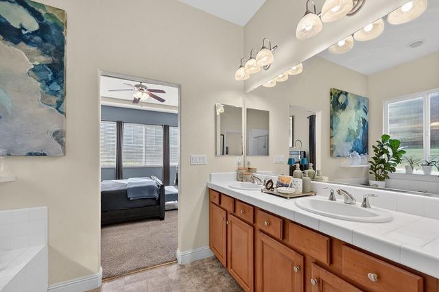 2195 Palomino Ct, Folsom, CA 95630