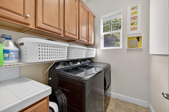 2195 Palomino Ct, Folsom, CA 95630