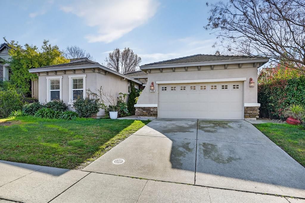 2195 Palomino Ct, Folsom, CA 95630