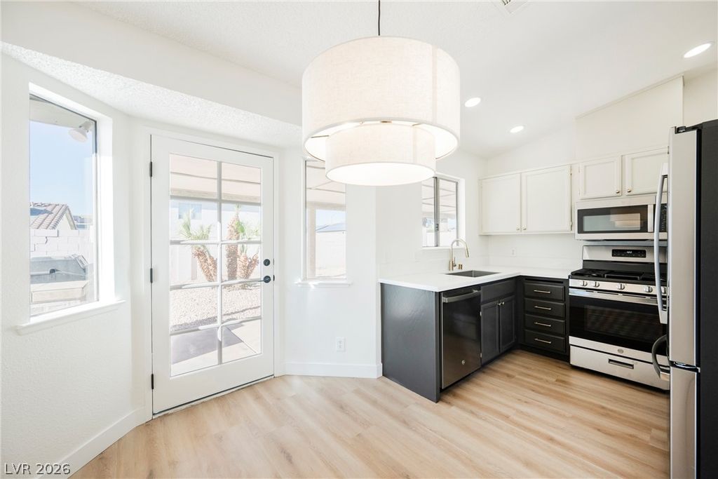 601 Carleton Drive, Henderson, NV 89014 — photo 2