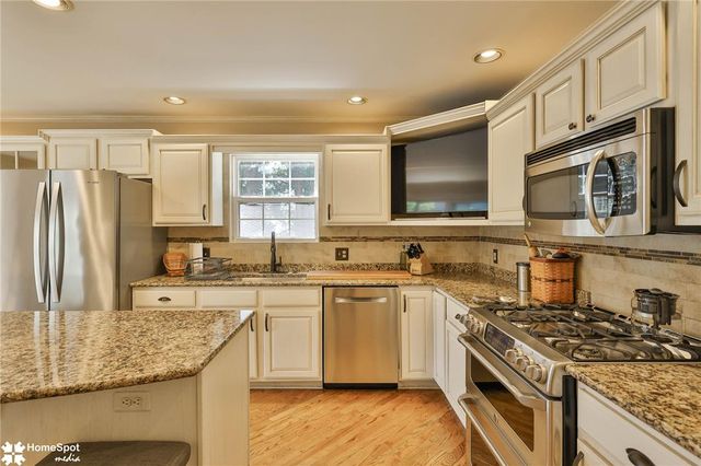320 High Street, Hellertown Boro, PA 18055
