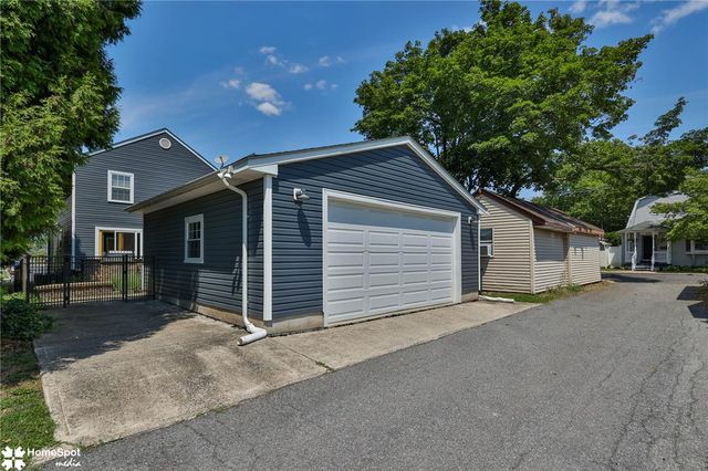 320 High Street, Hellertown Boro, PA 18055