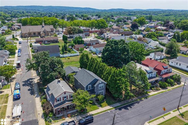 320 High Street, Hellertown Boro, PA 18055