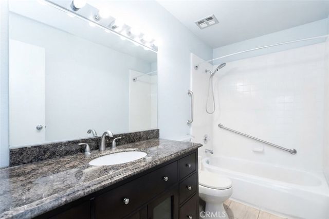 5440 Lindley Avenue 310, Encino, CA 91316