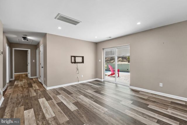 2912 NEWCASTLE AVE, Silver Spring, MD 20910