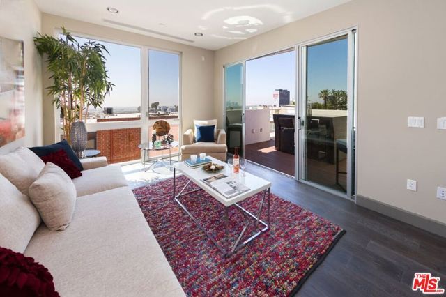 1217 HORN Avenue 101, West Hollywood, CA 90069