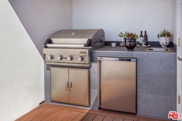 1217 HORN Avenue 101, West Hollywood, CA 90069