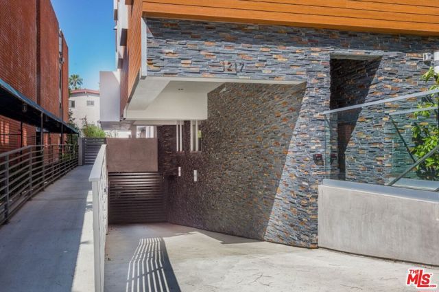 1217 HORN Avenue 101, West Hollywood, CA 90069