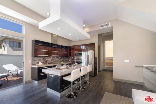 1217 HORN Avenue 101, West Hollywood, CA 90069