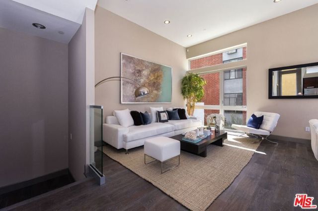 1217 HORN Avenue 101, West Hollywood, CA 90069