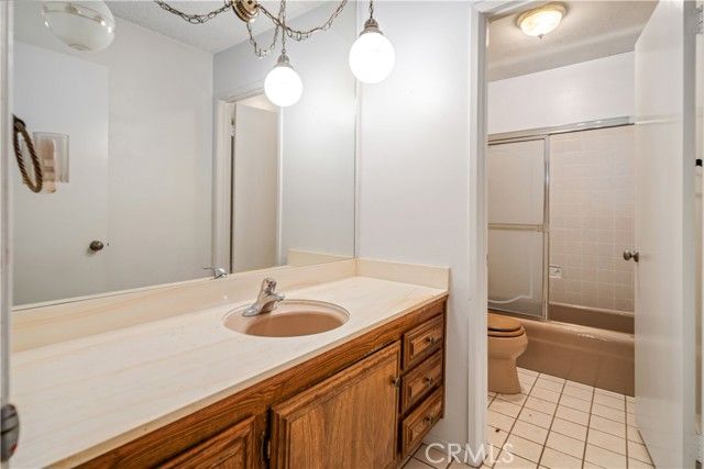 2653 End Court, Lancaster, CA 93536