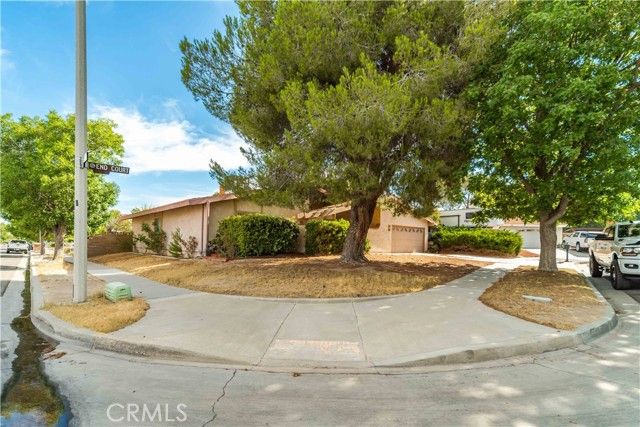 2653 End Court, Lancaster, CA 93536